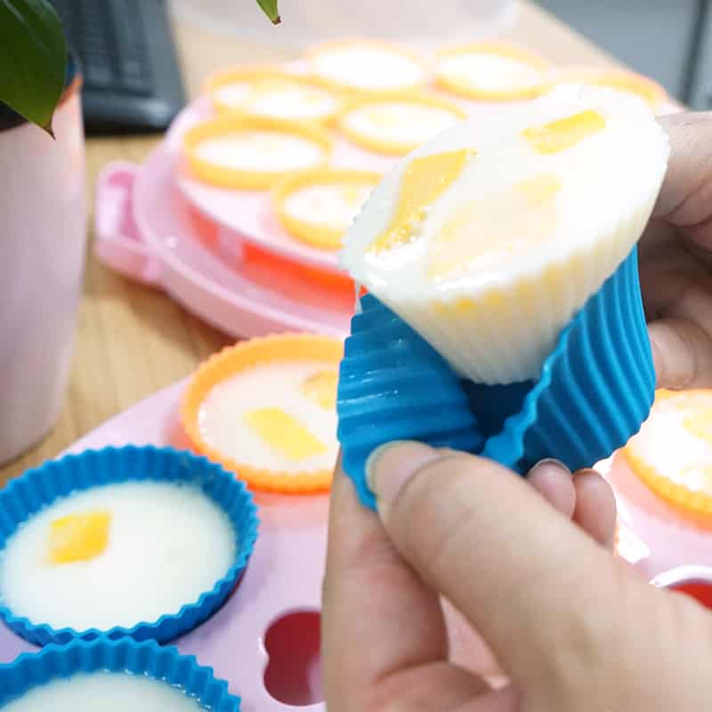 https://consumersiliconeproducts.com/wp-content/uploads/2021/11/muffin-cups-cake-molds-making-factory.jpg
