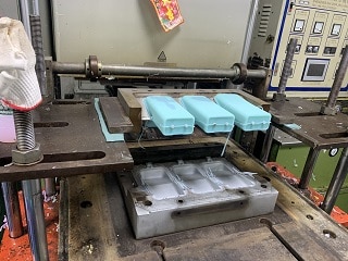 Silikonform-Federmäppchen 1 – Was ist ein Silikon-Overmolding-Verfahren – die Metall- und Silikon-Kombi-Overmolding-Bleistifttasche kann es zeigen? - ZSR