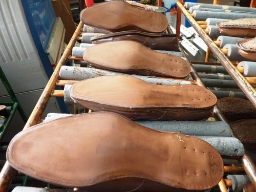 Traditional leather - Silicone Leather vs. Traditional Leather - Z.S.R.