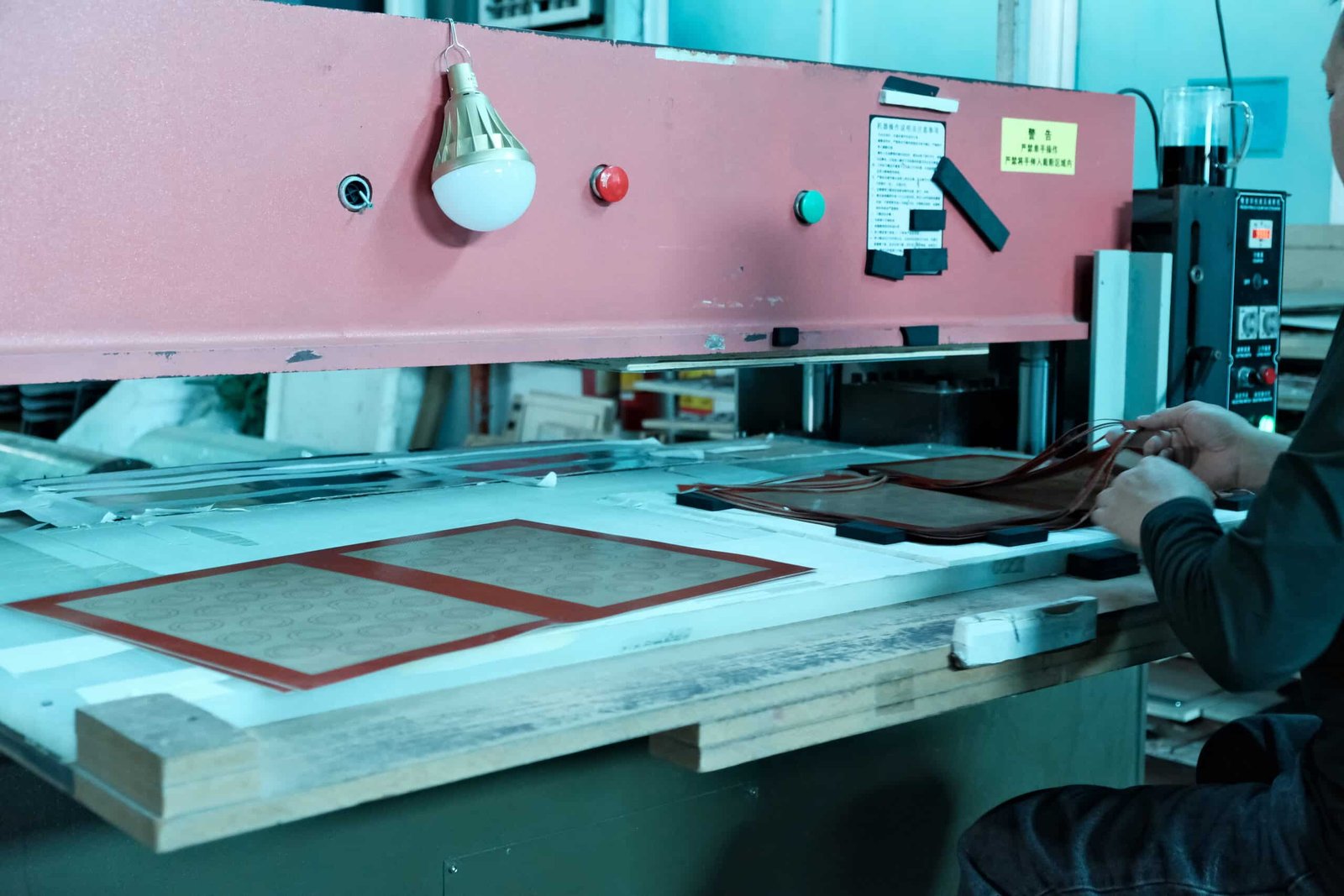 Second silicone mats punching scaled - Silicone Baking Mats - Z.S.R.