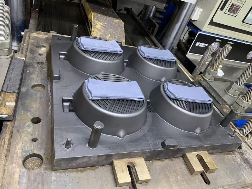 Feeding the material into silicone air fryer pots