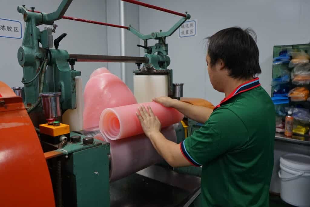 Mixed silicone toys material - A complete analysis of silicone rubber mixing technology: from formulation to process, improving product texture and performance - Z.S.R.