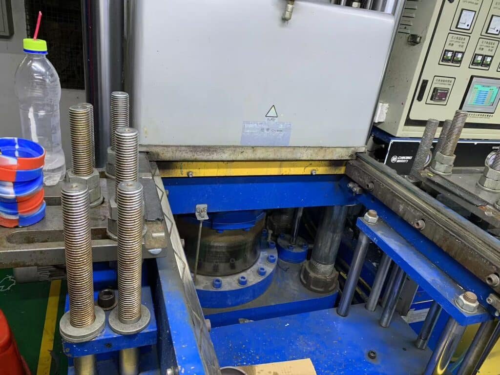 Molding silicone air fryer pots