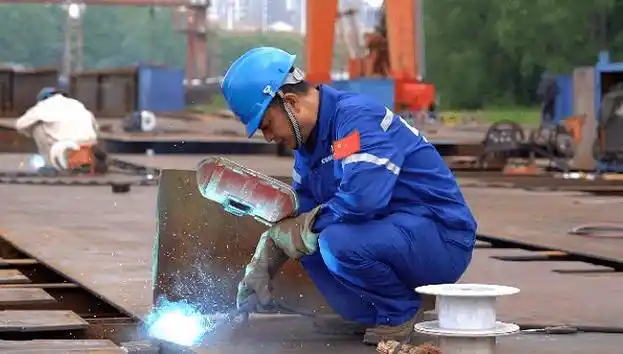 Perform welding and cutting operations 1 - TPR vs. Silicone: A Material Comparison to Understand the Differences in One Article! - Z.S.R.