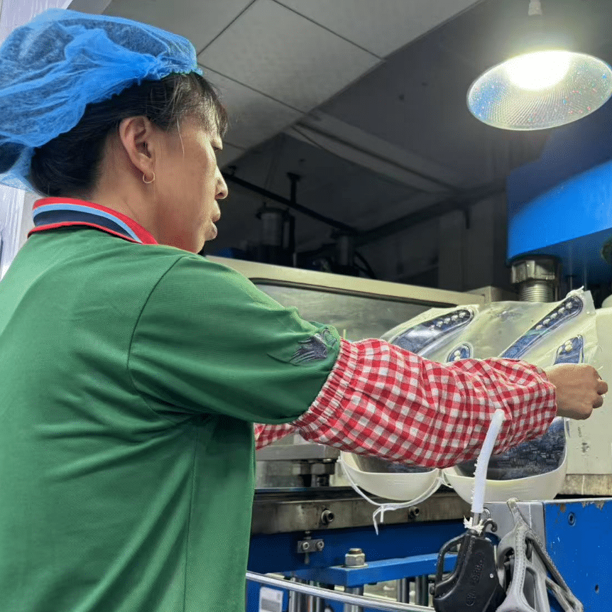 In Mold Decoration silicone baby bibs - Silicone Necklaces - Z.S.R.