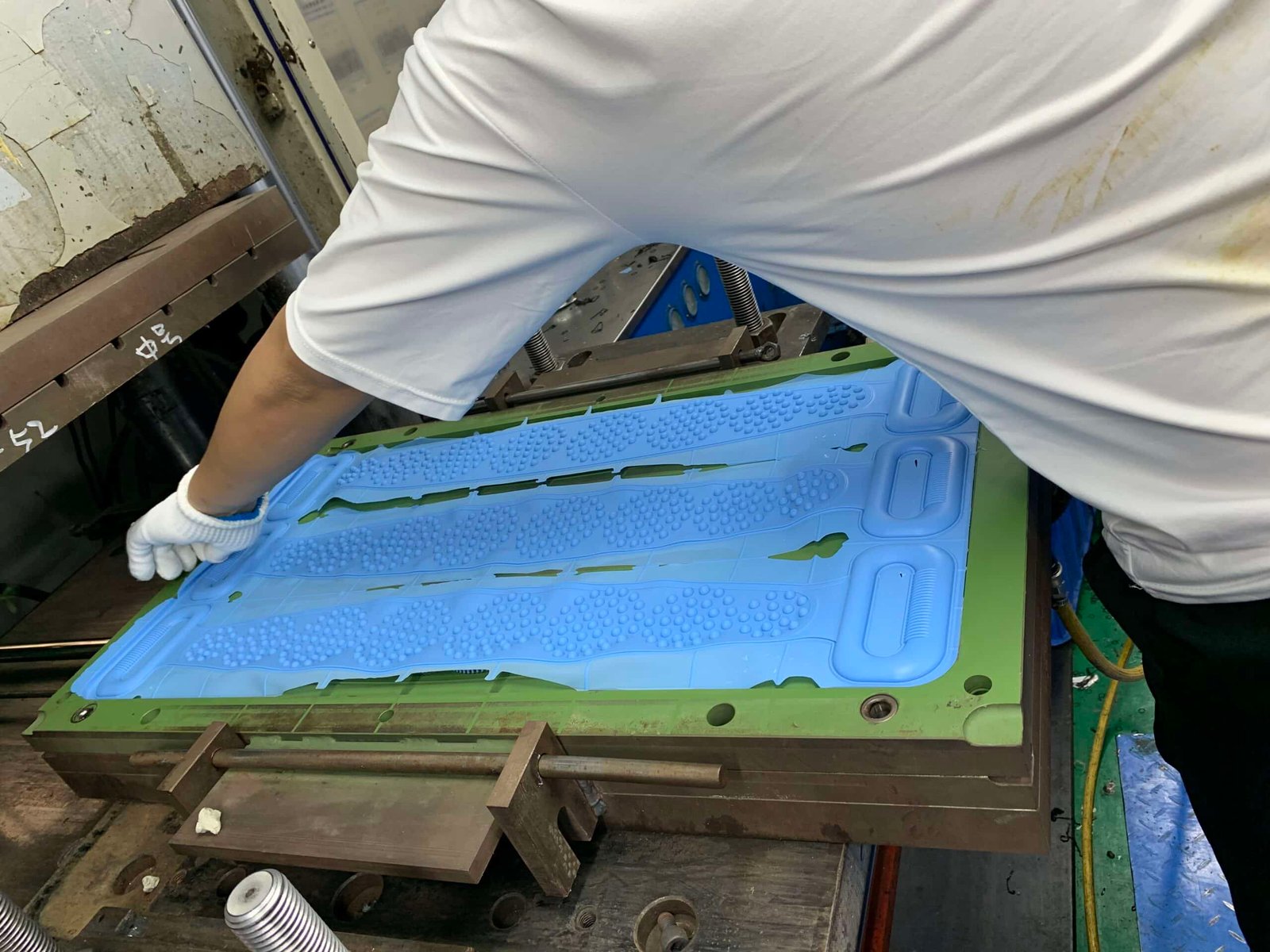 QC silicone body scrubber 1 scaled - How to create private silicone shower scrubber or body scrubber? - Z.S.R.