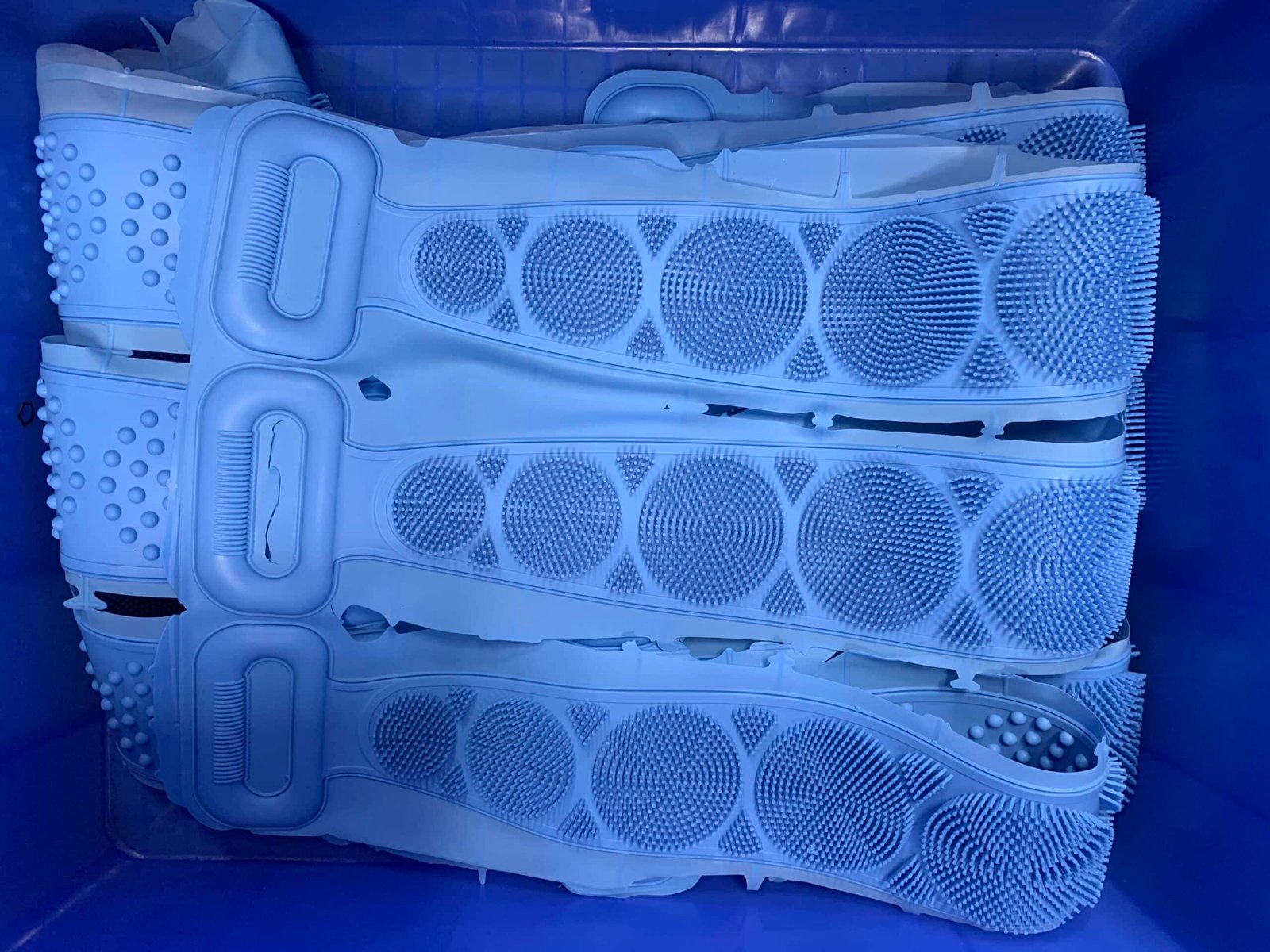 Silicone body scrubber package scaled - How to create private silicone shower scrubber or body scrubber? - Z.S.R.