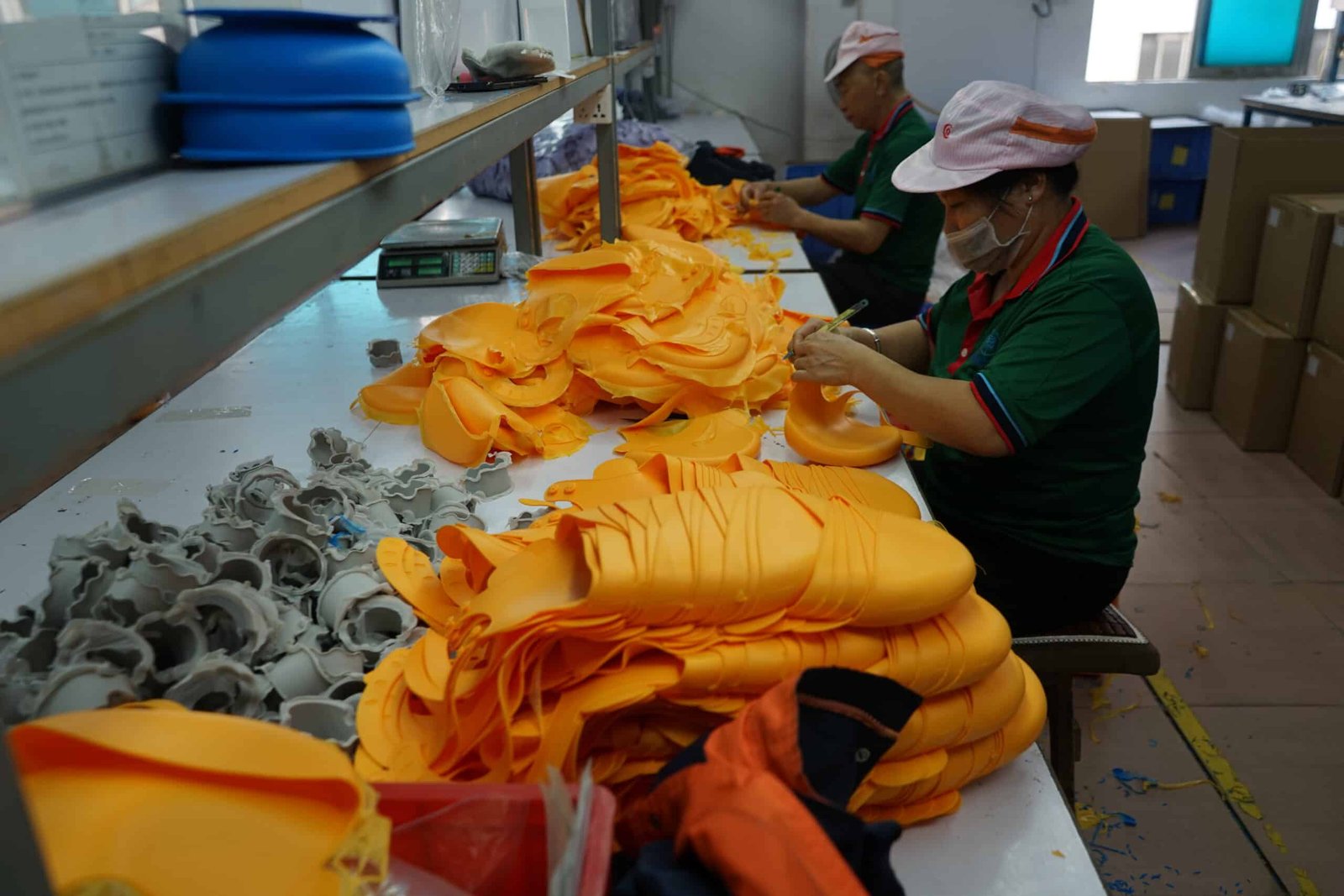 Trimming molded silicon products scaled - How to create your molded silicone products? - Z.S.R.