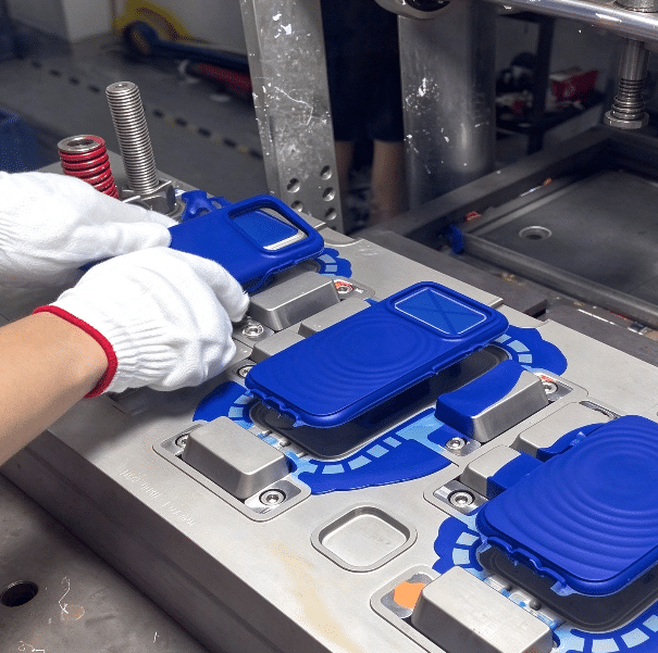Silicone back cover protective sleeve molding